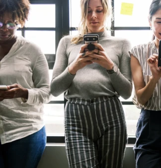 Réseaux sociaux et salariés : quels droits pour l’employeur en 2026 ?